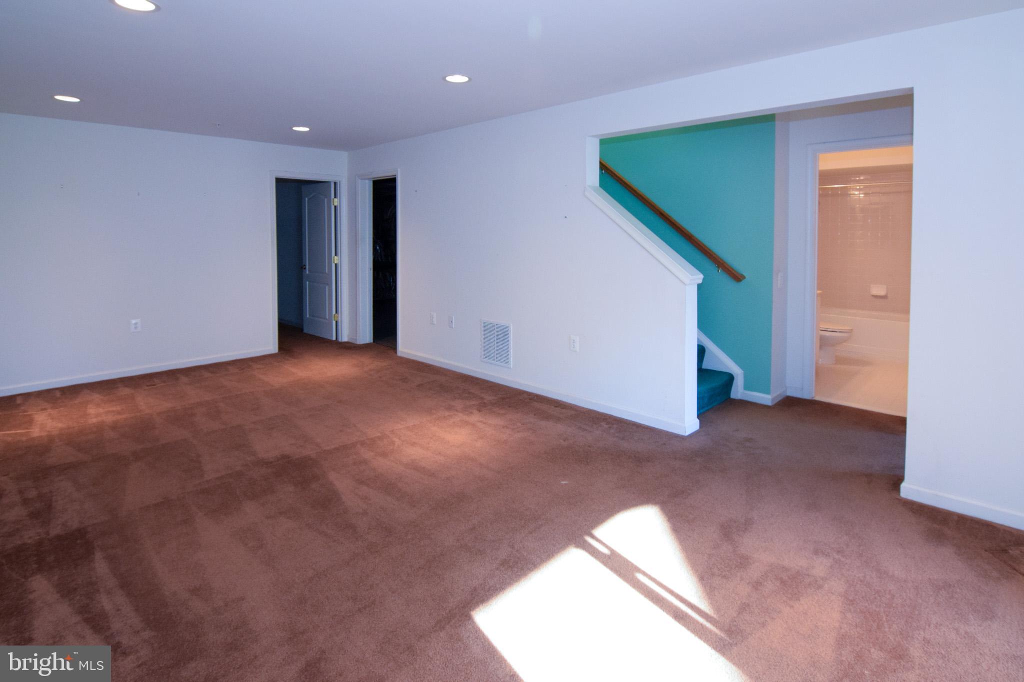 FALLS RUN - Residential