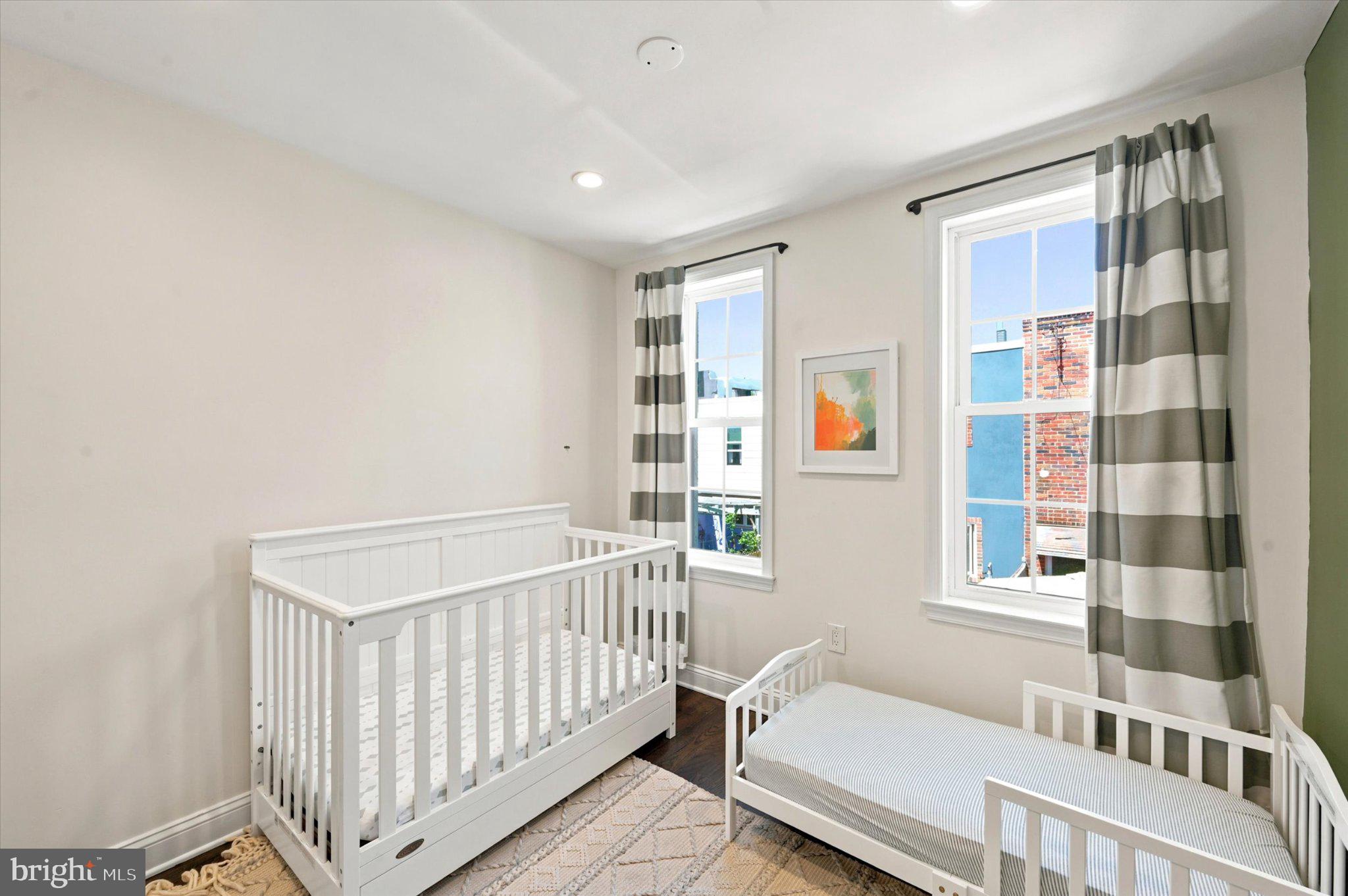 PASSYUNK SQUARE - Residential