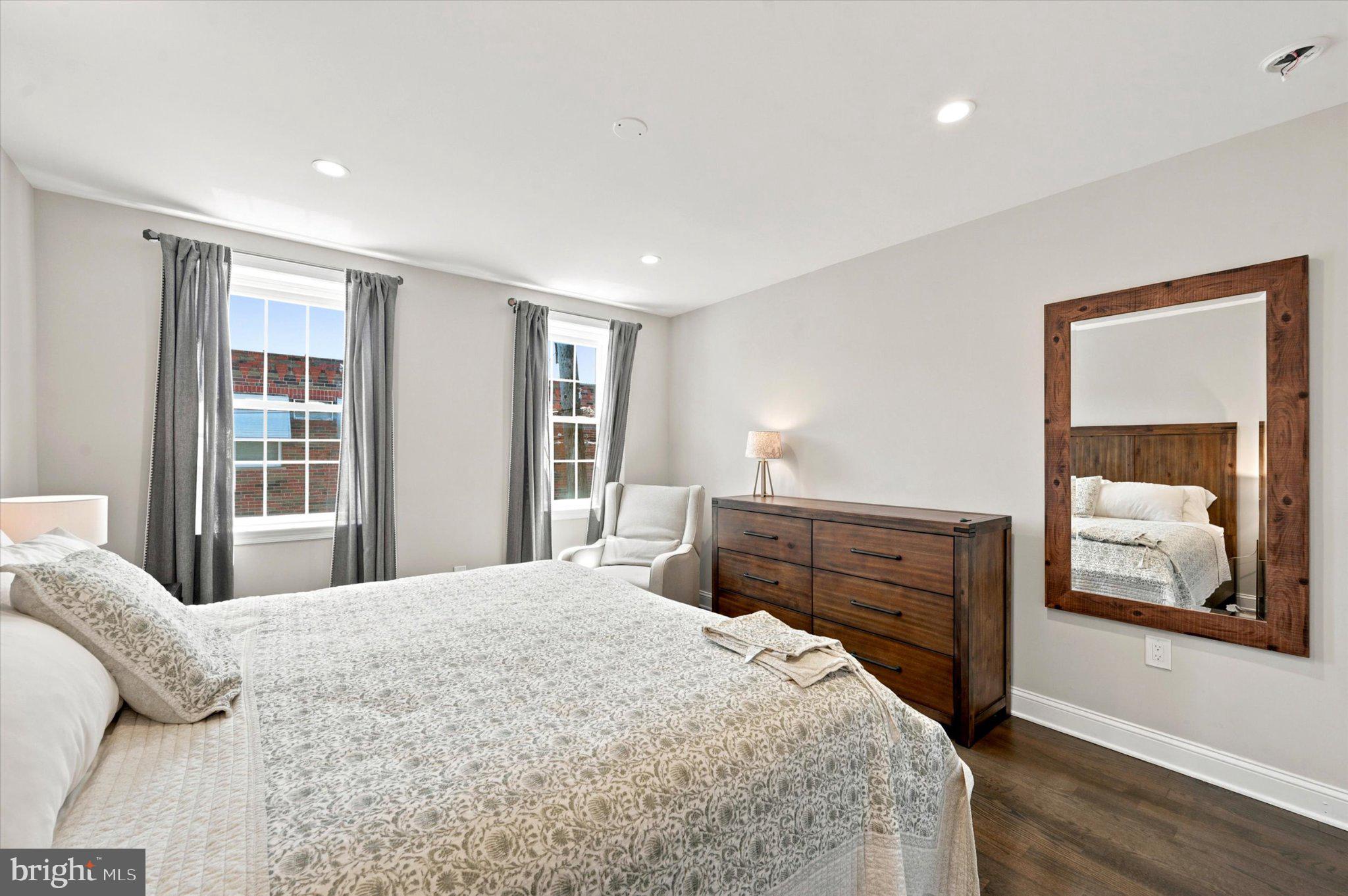 PASSYUNK SQUARE - Residential