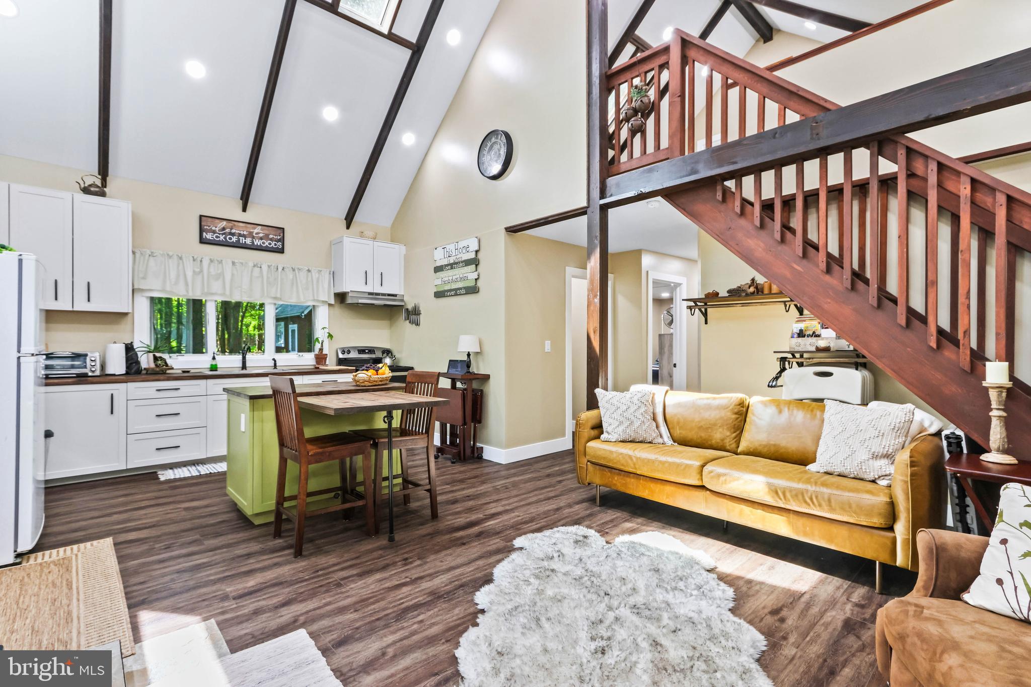 STILLWATER LAKE EST - Residential
