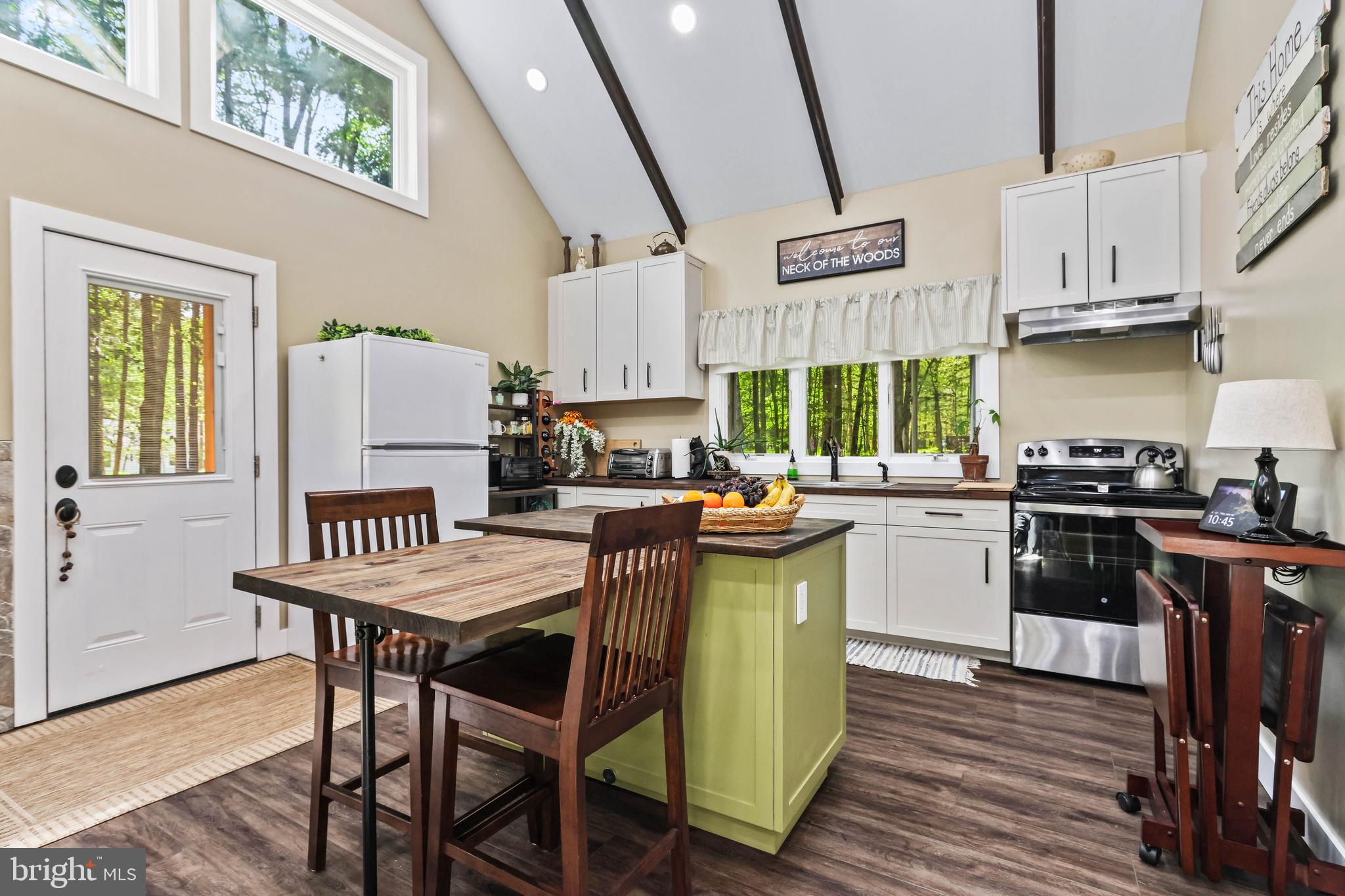 STILLWATER LAKE EST - Residential