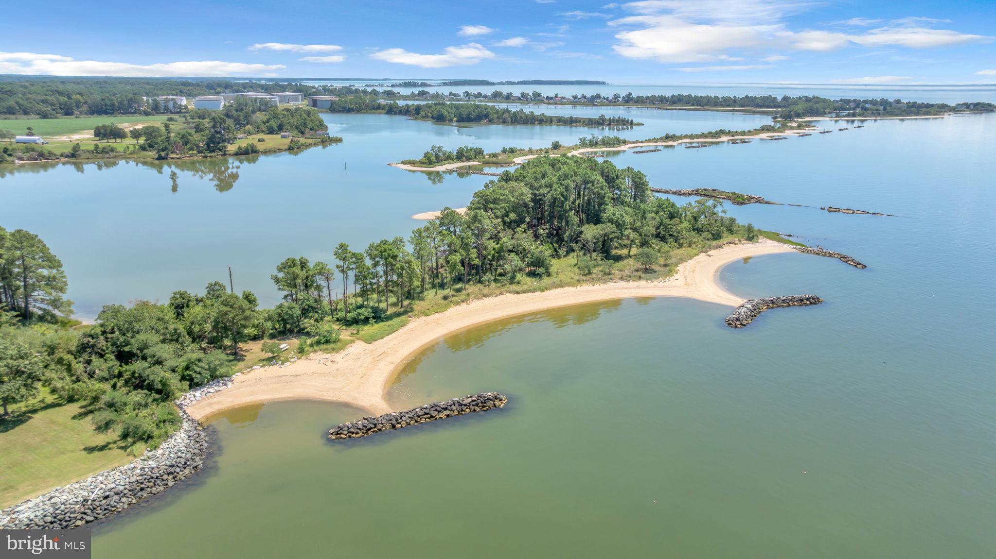 LANDINGS AT PINEY POINT - Residential
