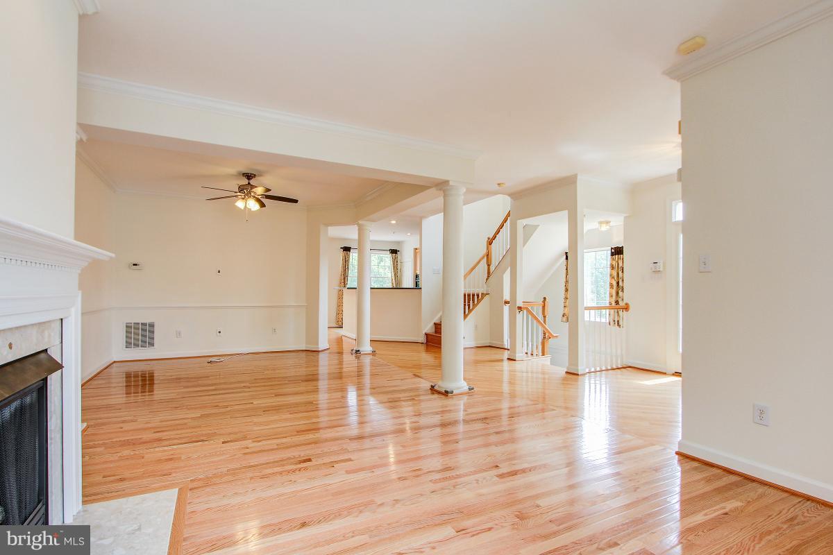 WILLOWS OF POTOMAC - Residential Lease