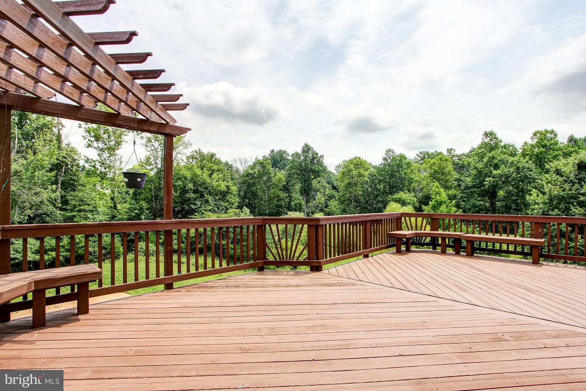 WILLOWS OF POTOMAC - Residential Lease