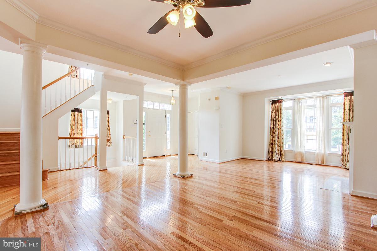 WILLOWS OF POTOMAC - Residential Lease