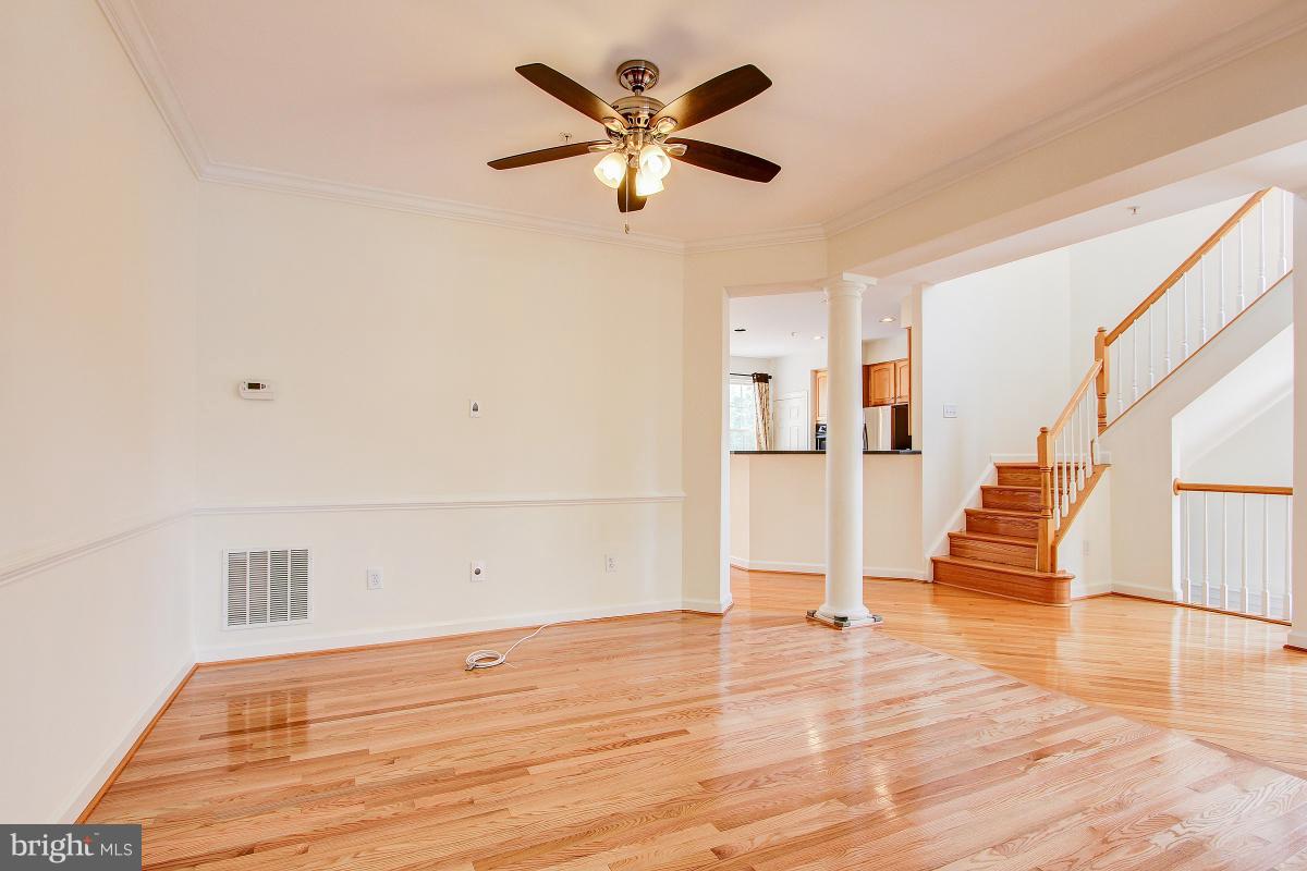 WILLOWS OF POTOMAC - Residential Lease