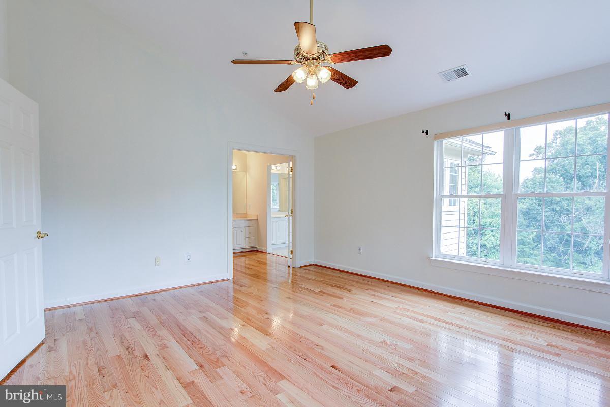 WILLOWS OF POTOMAC - Residential Lease