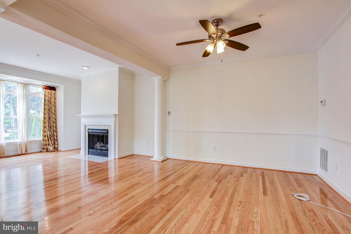 WILLOWS OF POTOMAC - Residential Lease