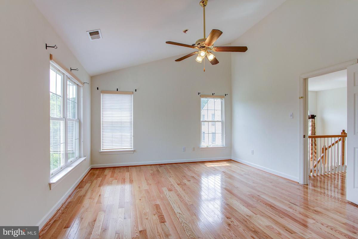 WILLOWS OF POTOMAC - Residential Lease