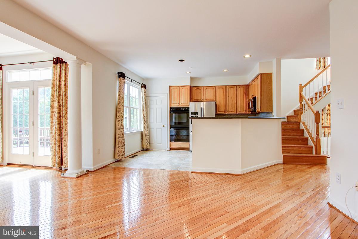 WILLOWS OF POTOMAC - Residential Lease