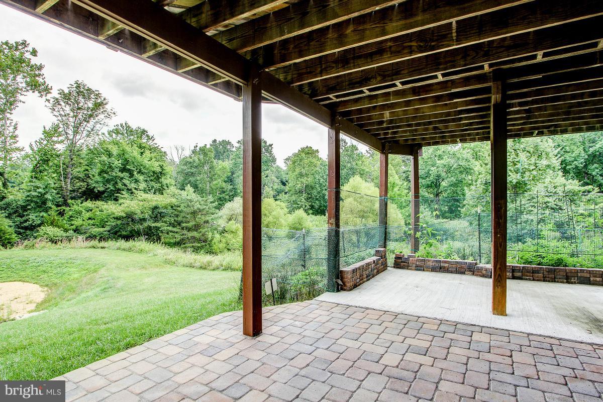 WILLOWS OF POTOMAC - Residential Lease
