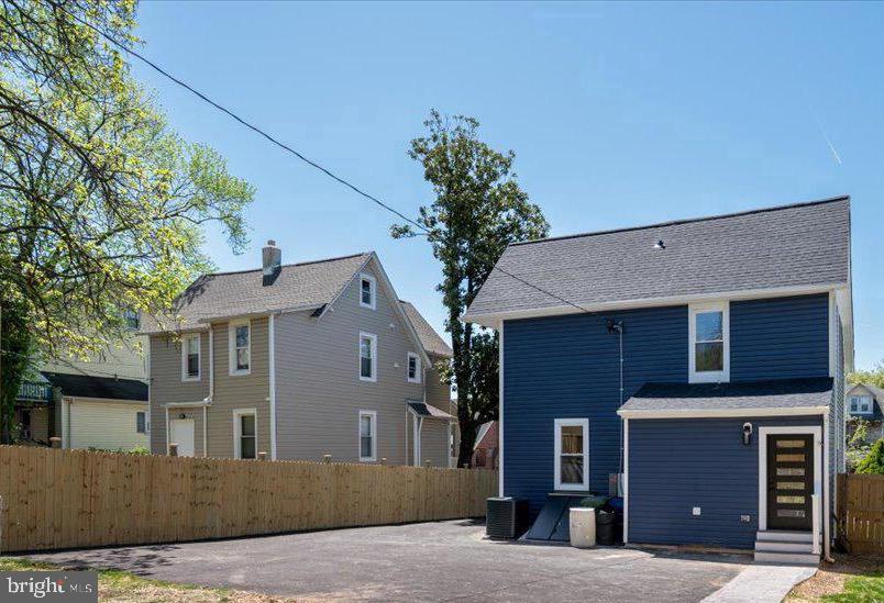 LAURAVILLE HISTORIC DISTRICT - Residential