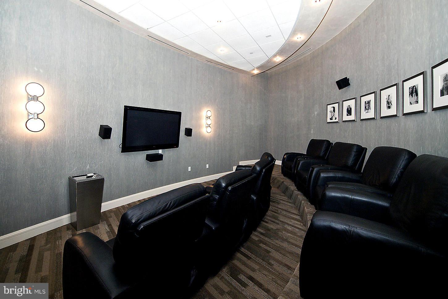 TURNBERRY TOWER - Residential