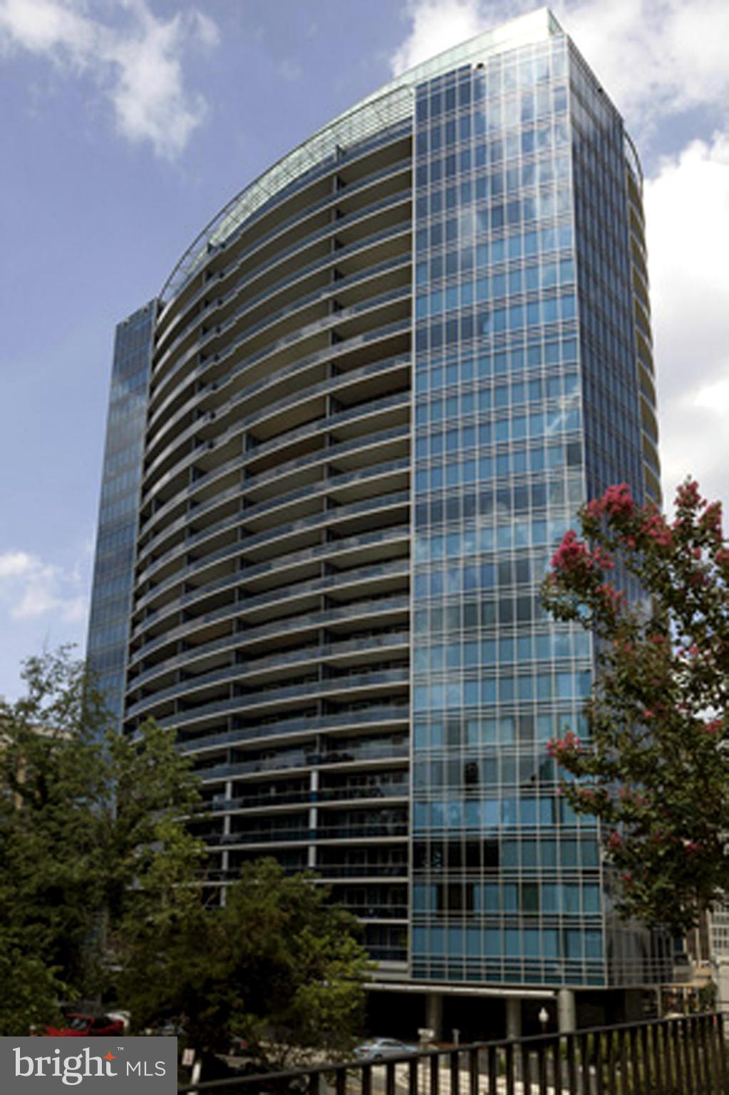 Just Listed-Turnberry Towers! Designer 2 BR, 2.5BA penthouse with floor to ceiling windows, polished porcelain floors, soaring ceilings,mod european kitchen, bathrooms by Snaidero, custom built-ins, AMX Smart Home System, custom Lutron motorized shades, surround sound speakers, and add'l details of the highest caliber! Terrace expands entire width! Unmatched views, location, & building amenities!