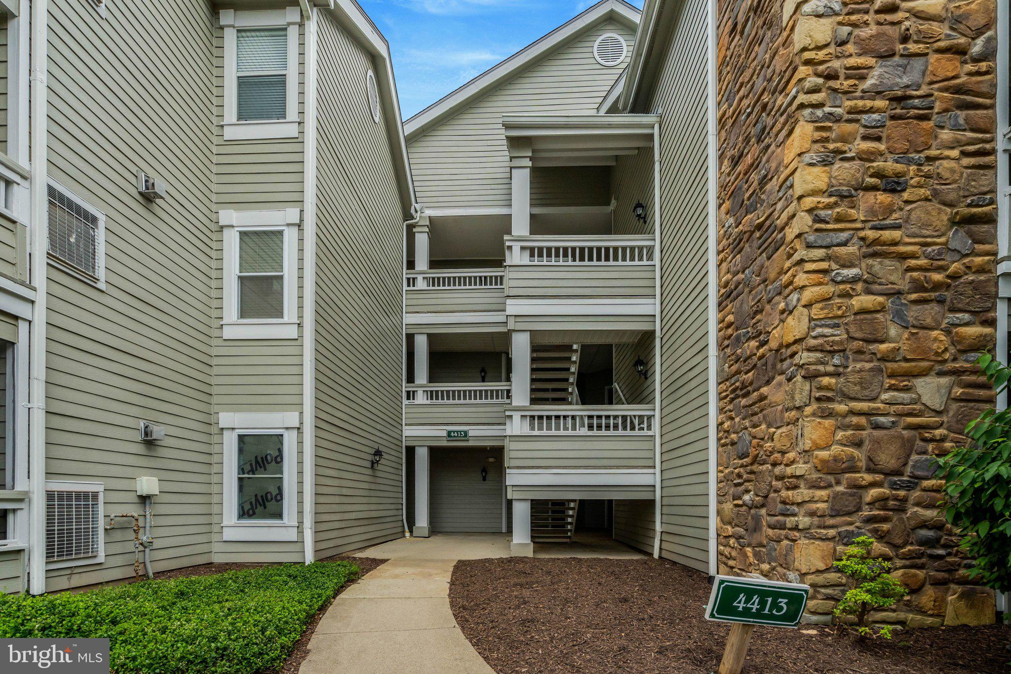 STONECROFT CONDO - Residential