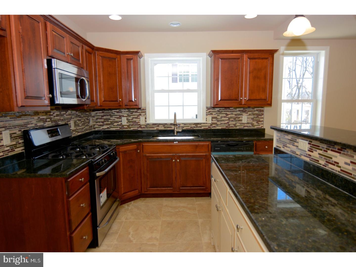 RIVER CREST - Residential