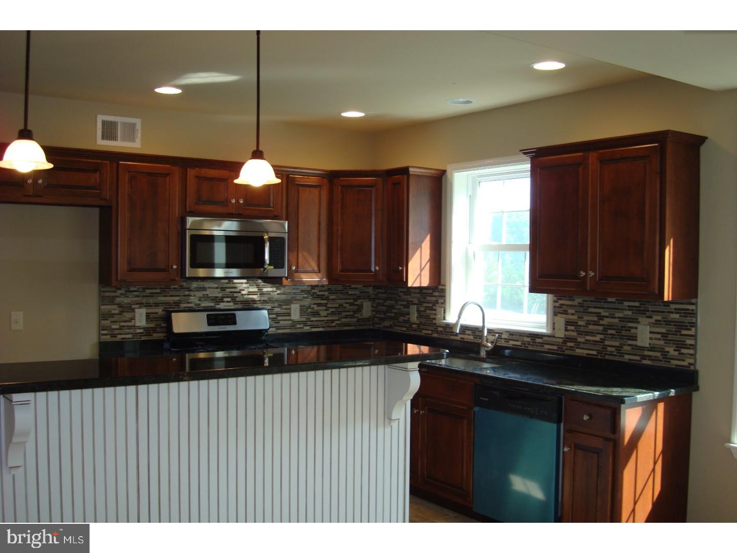 RIVER CREST - Residential