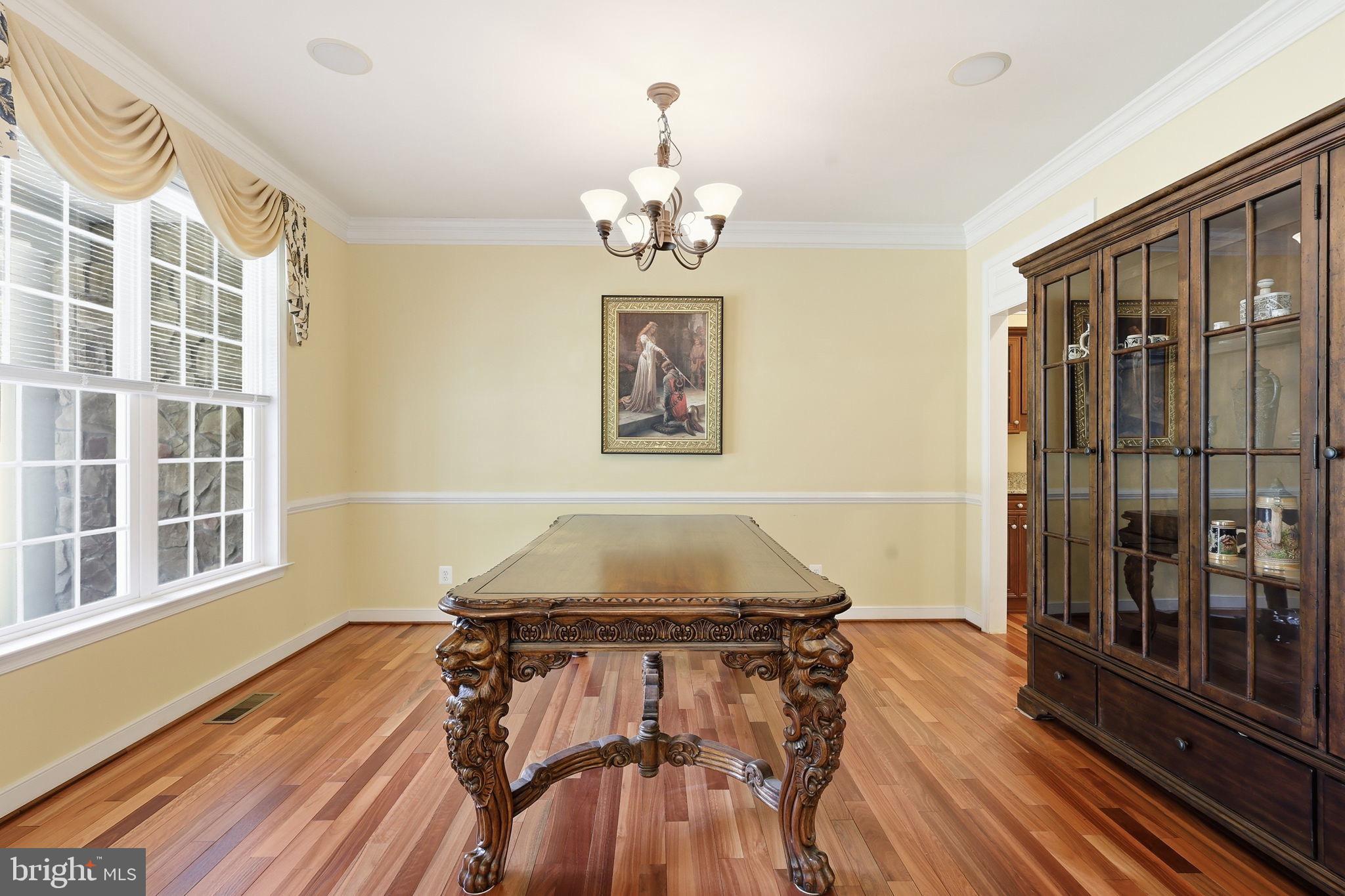 CHATHAM  VILLAGE - Residential