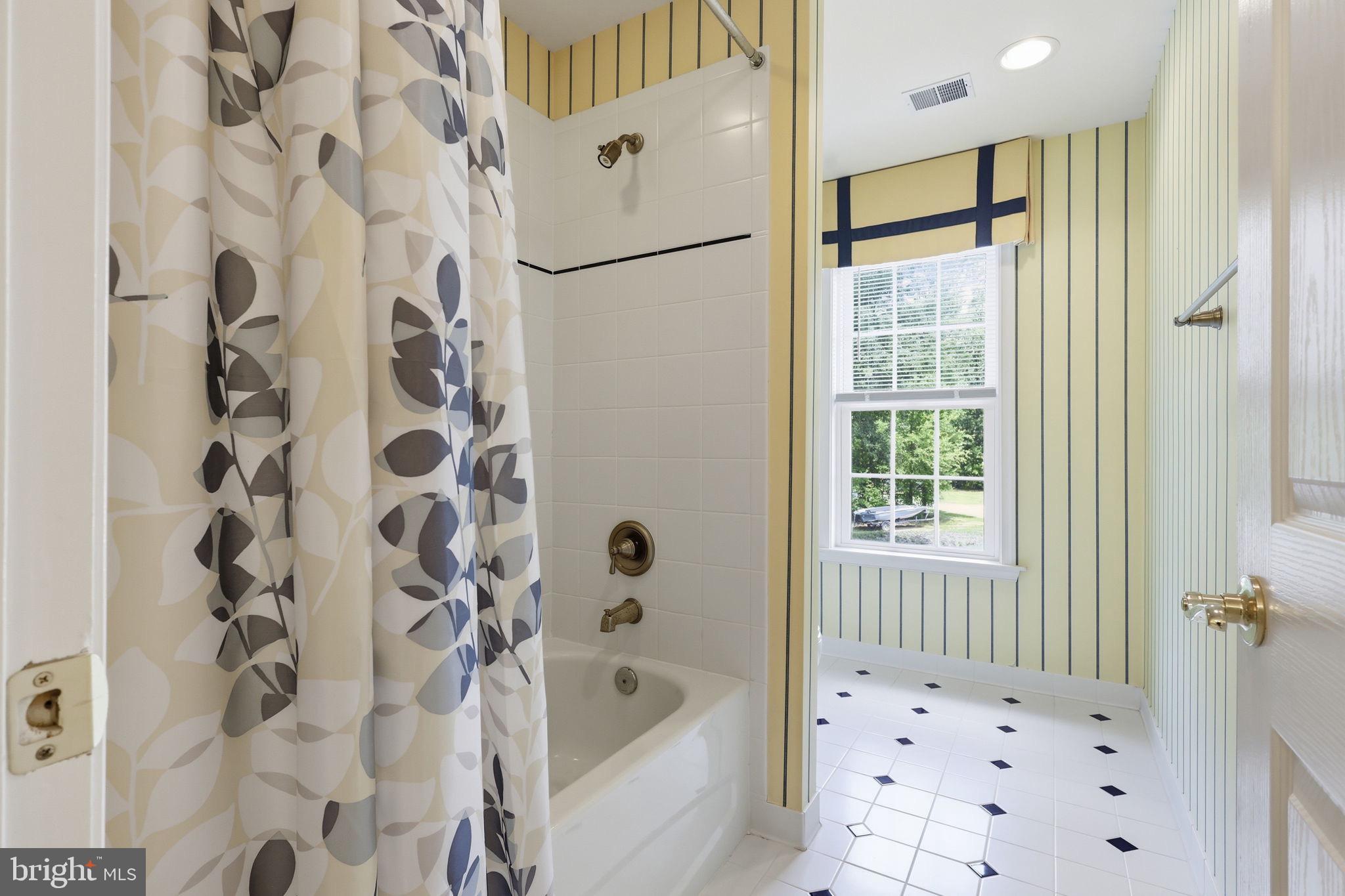 CHATHAM  VILLAGE - Residential