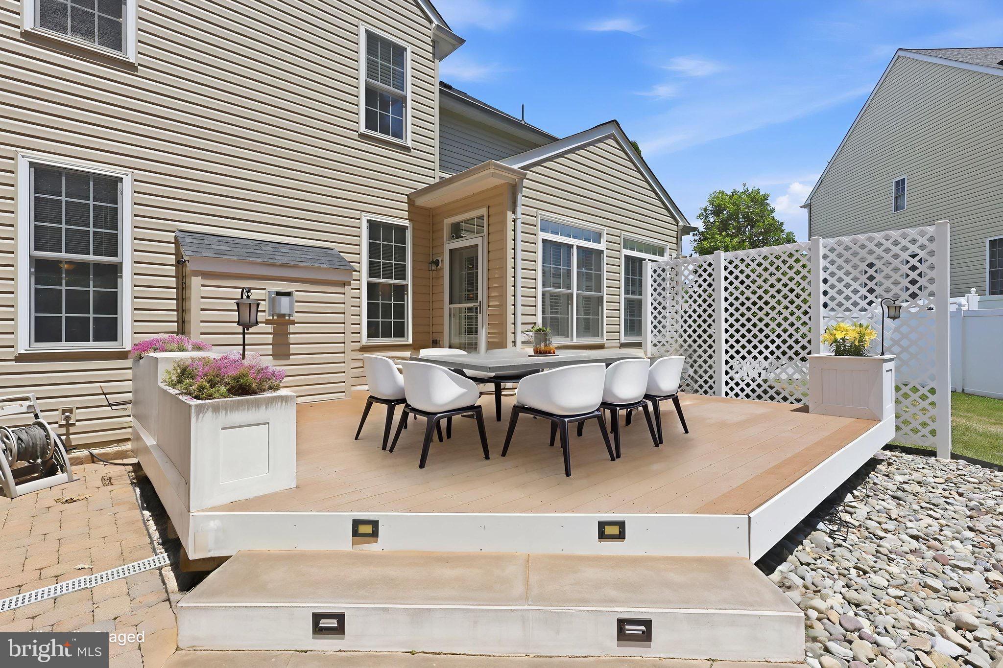 CHATHAM  VILLAGE - Residential