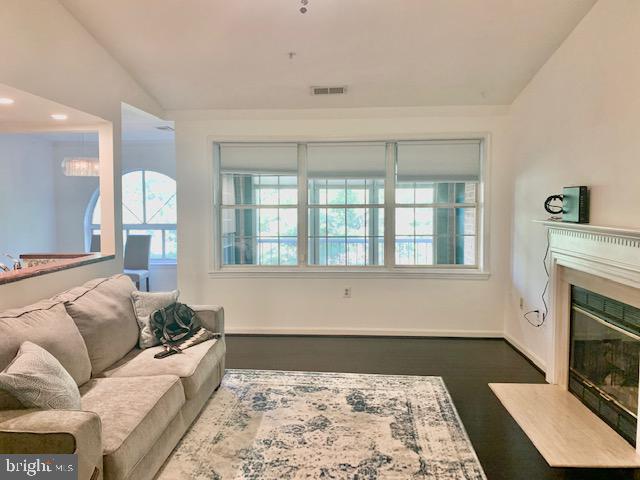 THE OAKS AT WASH WOODS CONDO - Residential Lease