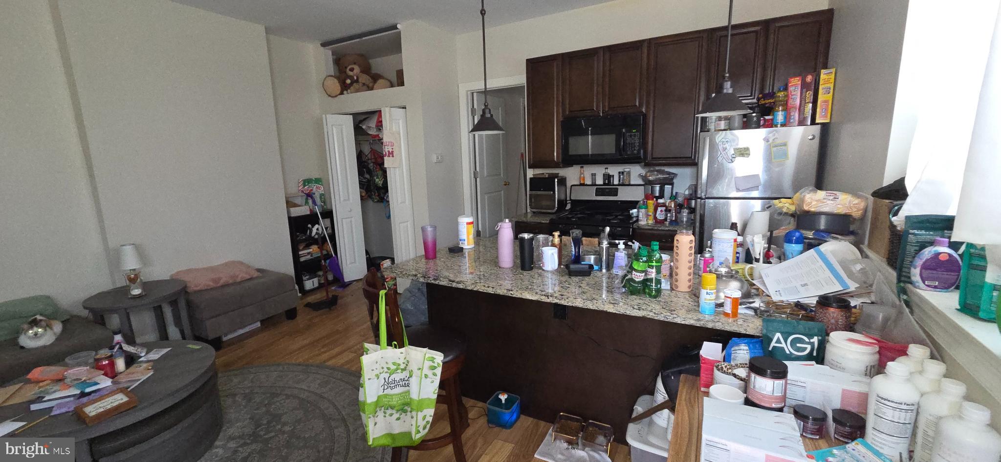 POINT BREEZE - Commercial Sale