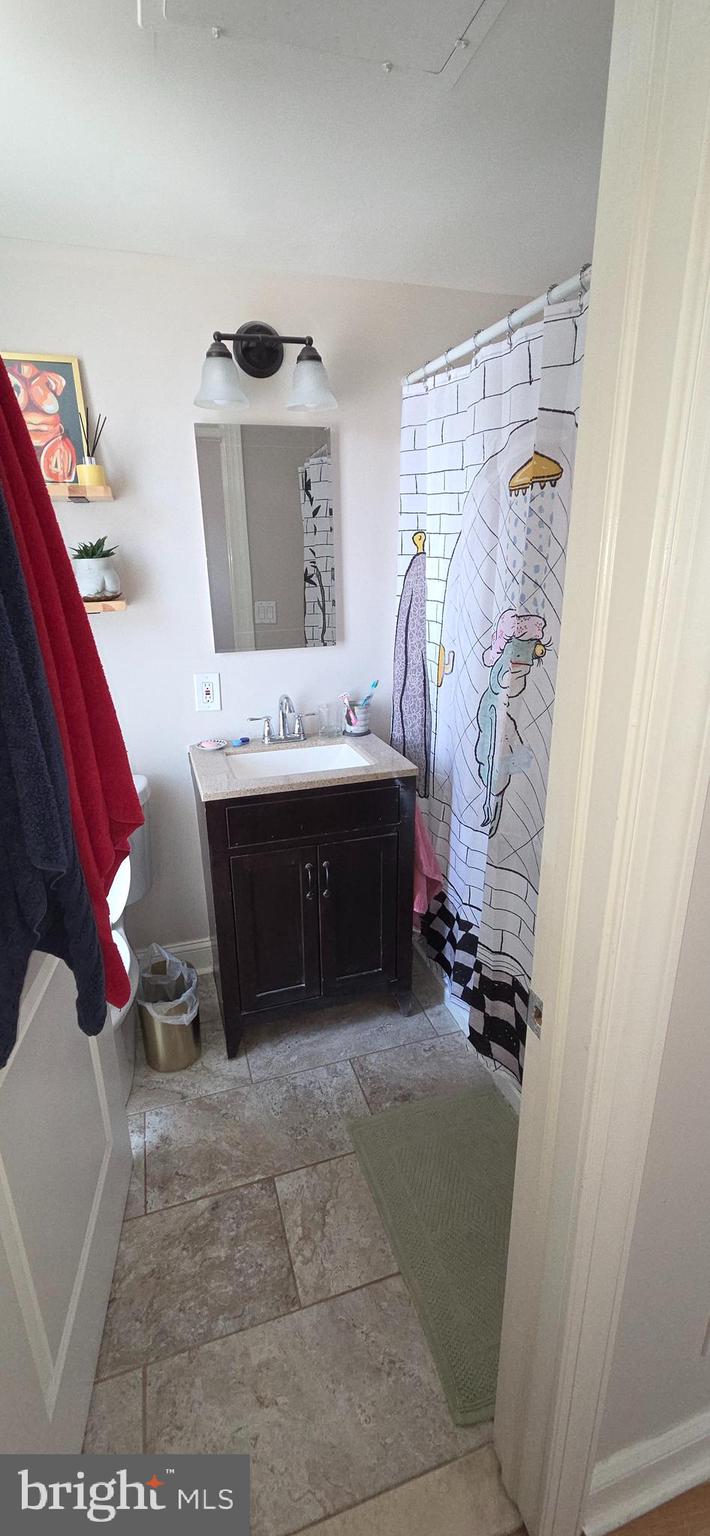 POINT BREEZE - Commercial Sale