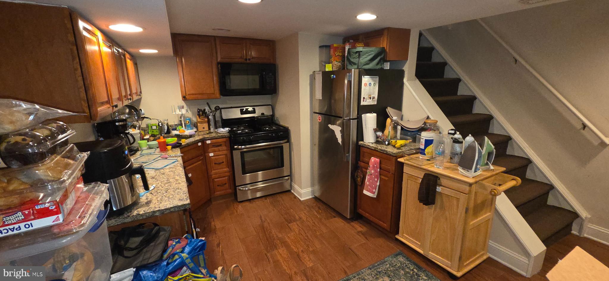 POINT BREEZE - Commercial Sale