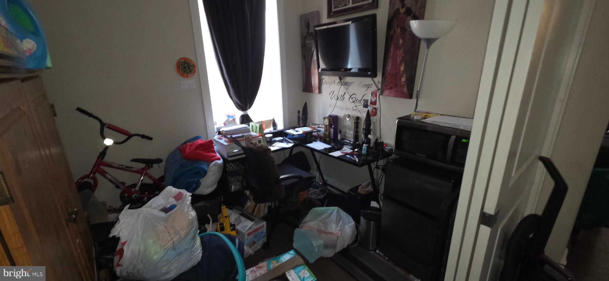 POINT BREEZE - Commercial Sale