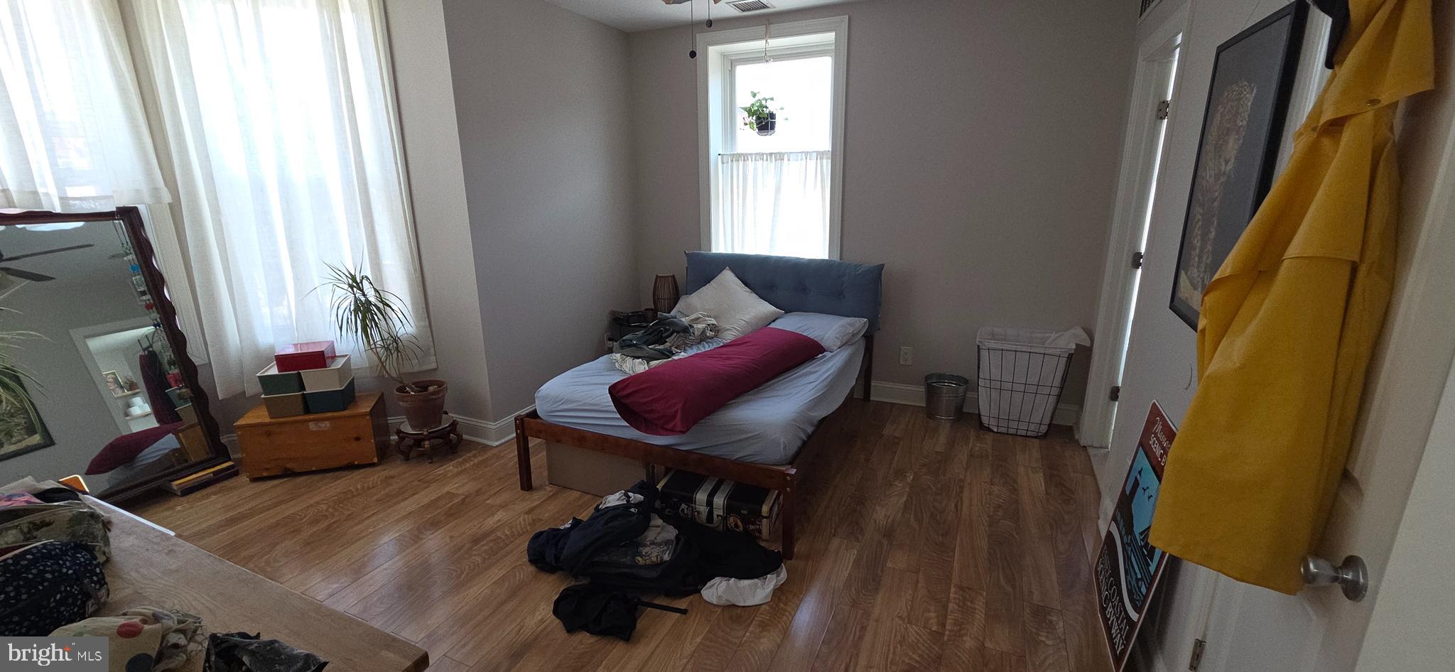 POINT BREEZE - Commercial Sale