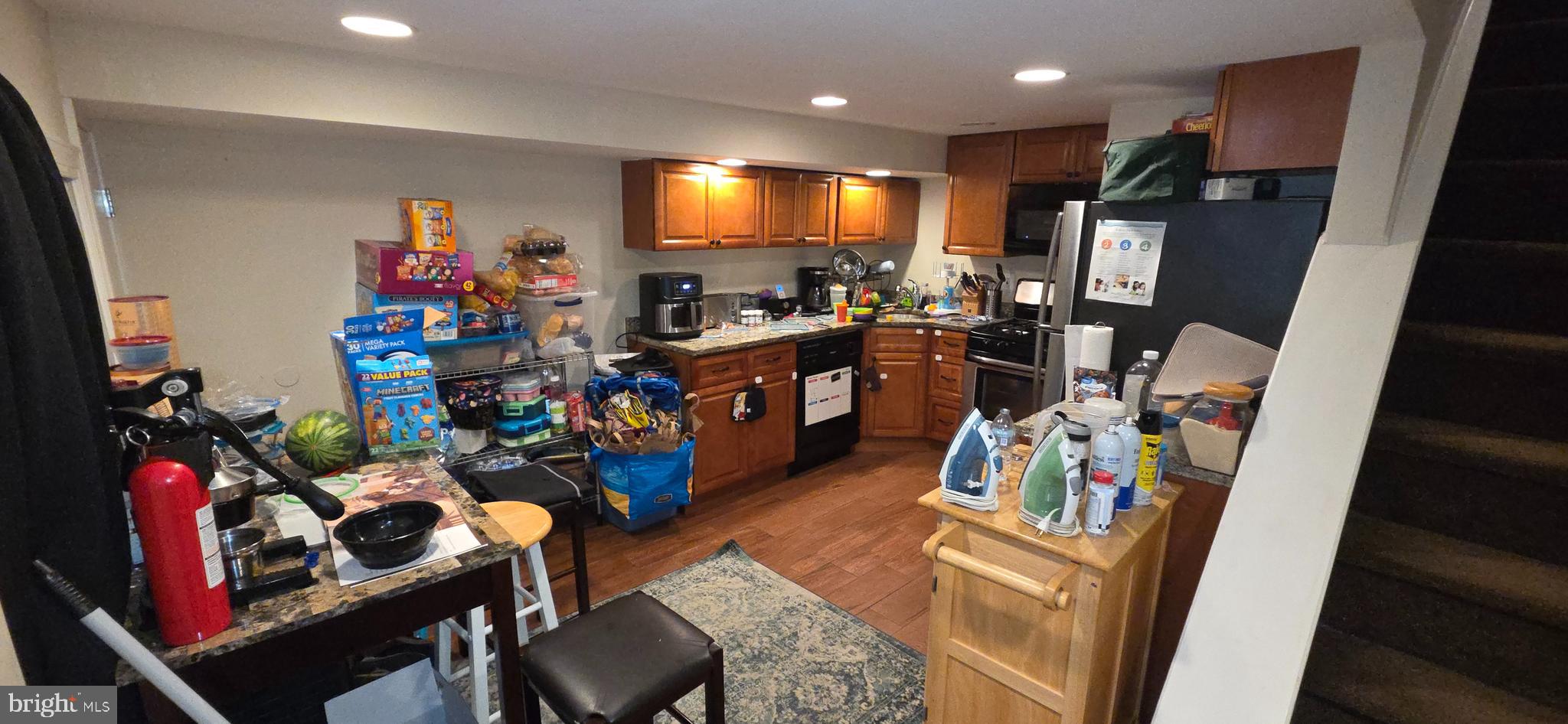 POINT BREEZE - Commercial Sale