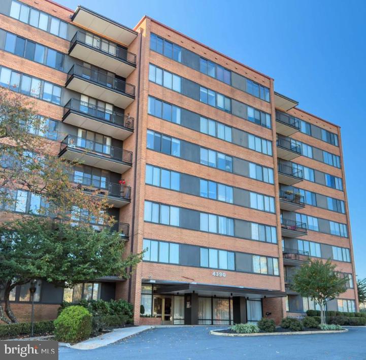 CARLYN PLACE - Residential