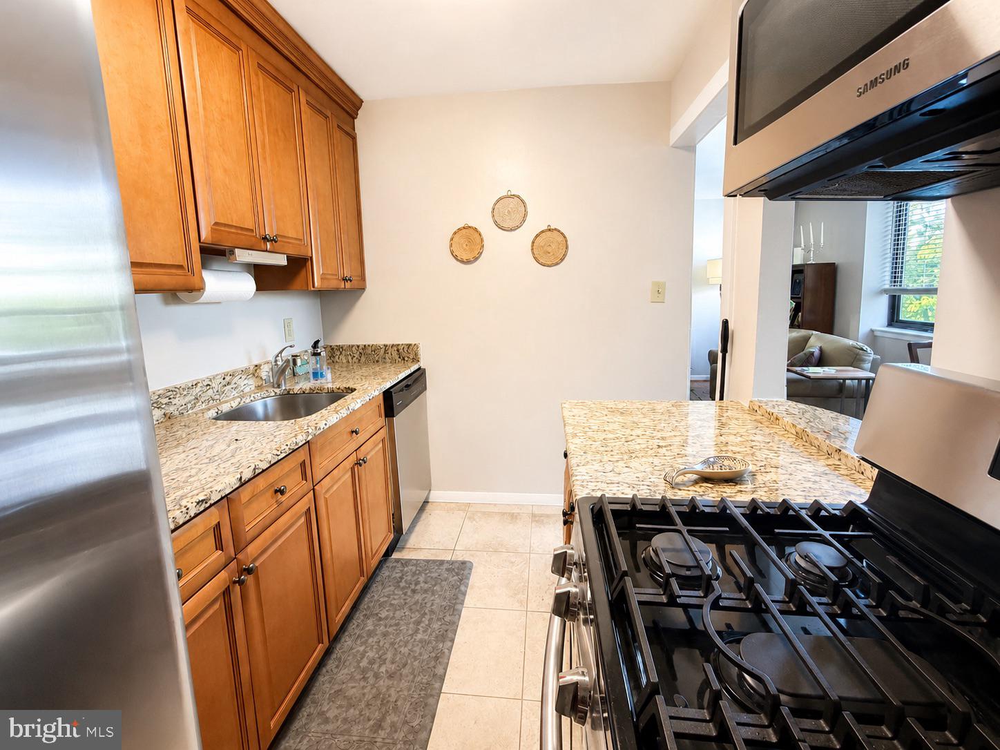 CARLYN PLACE - Residential