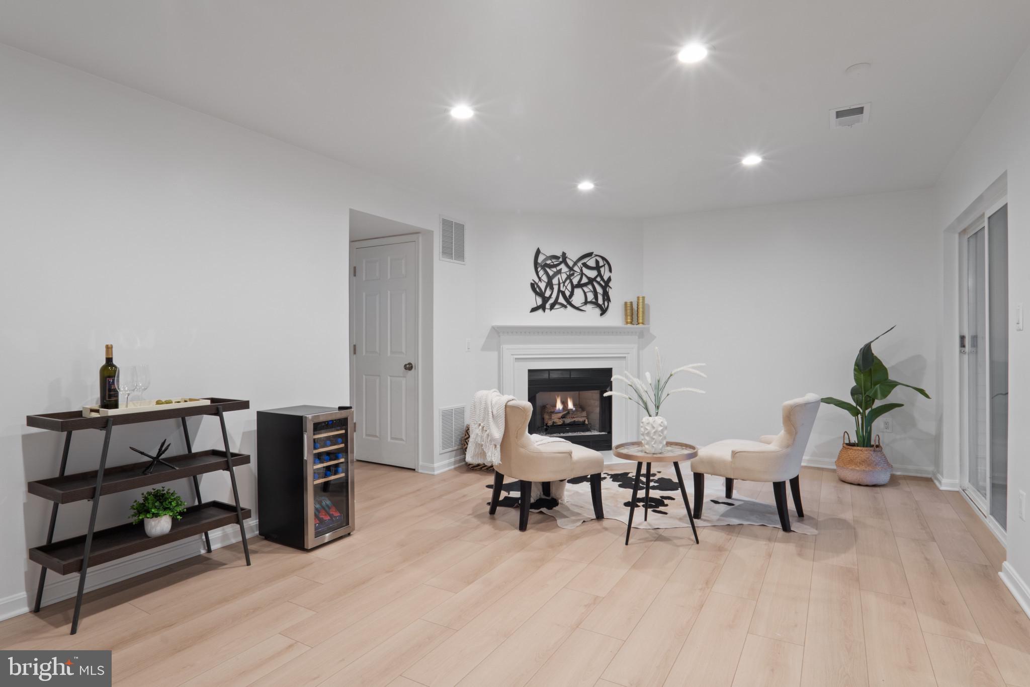 KINGSTOWNE - Residential