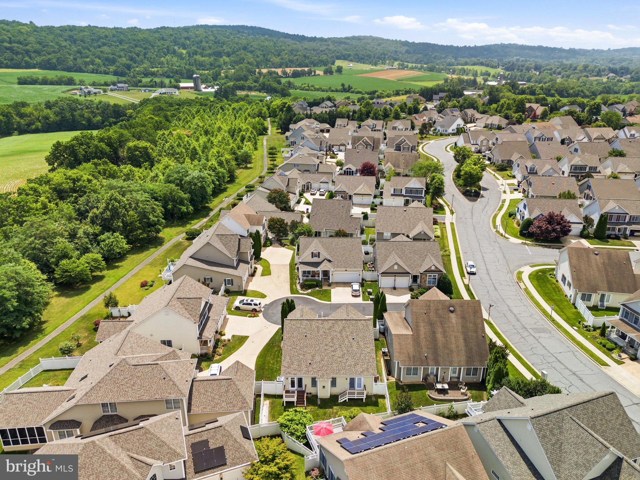 FOXFIELD AT MIDDLETOWN - Residential