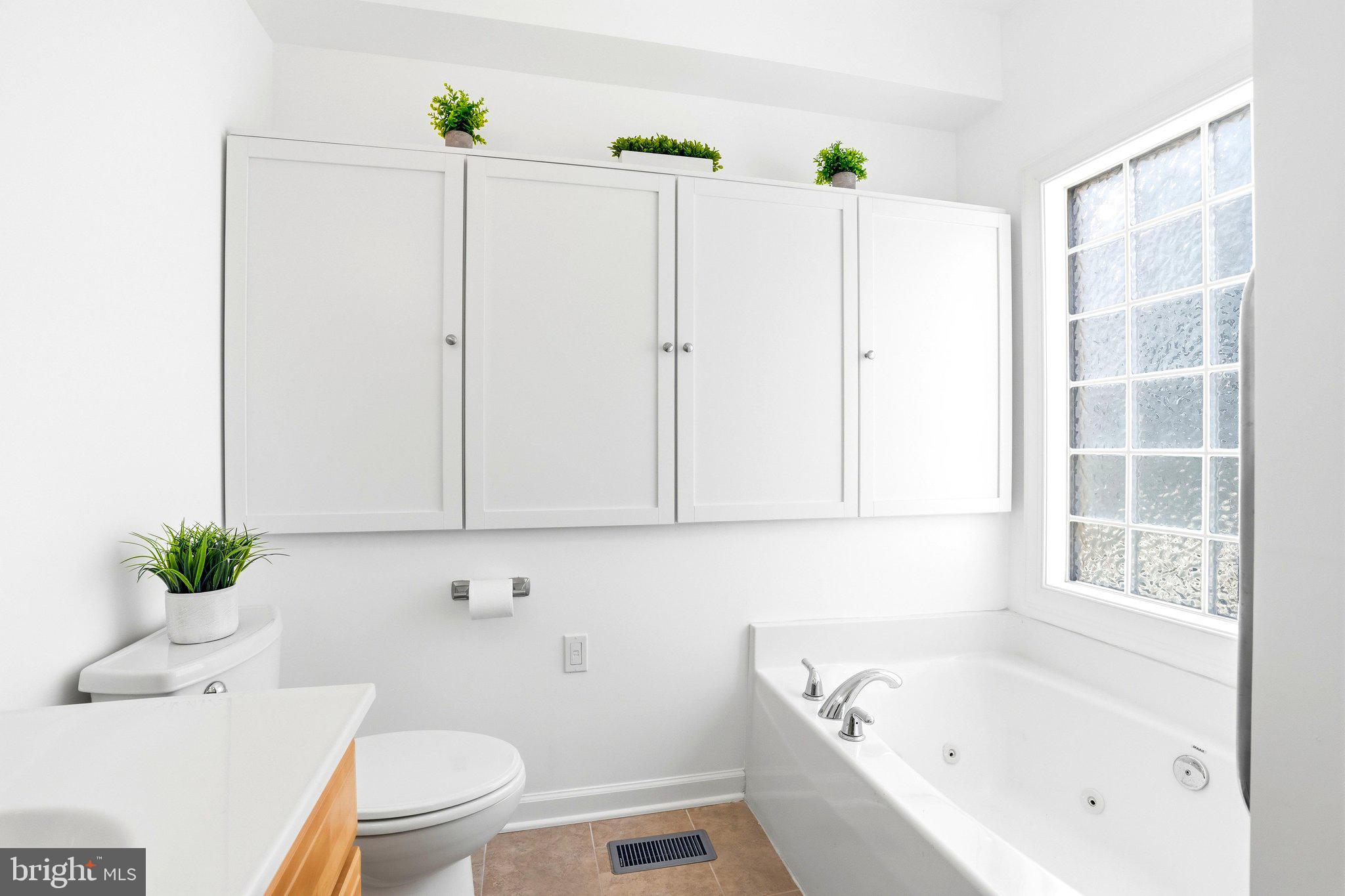 FOXFIELD AT MIDDLETOWN - Residential