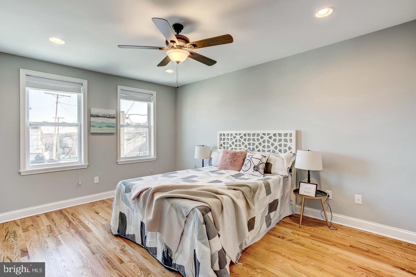 LOCUST POINT - Residential