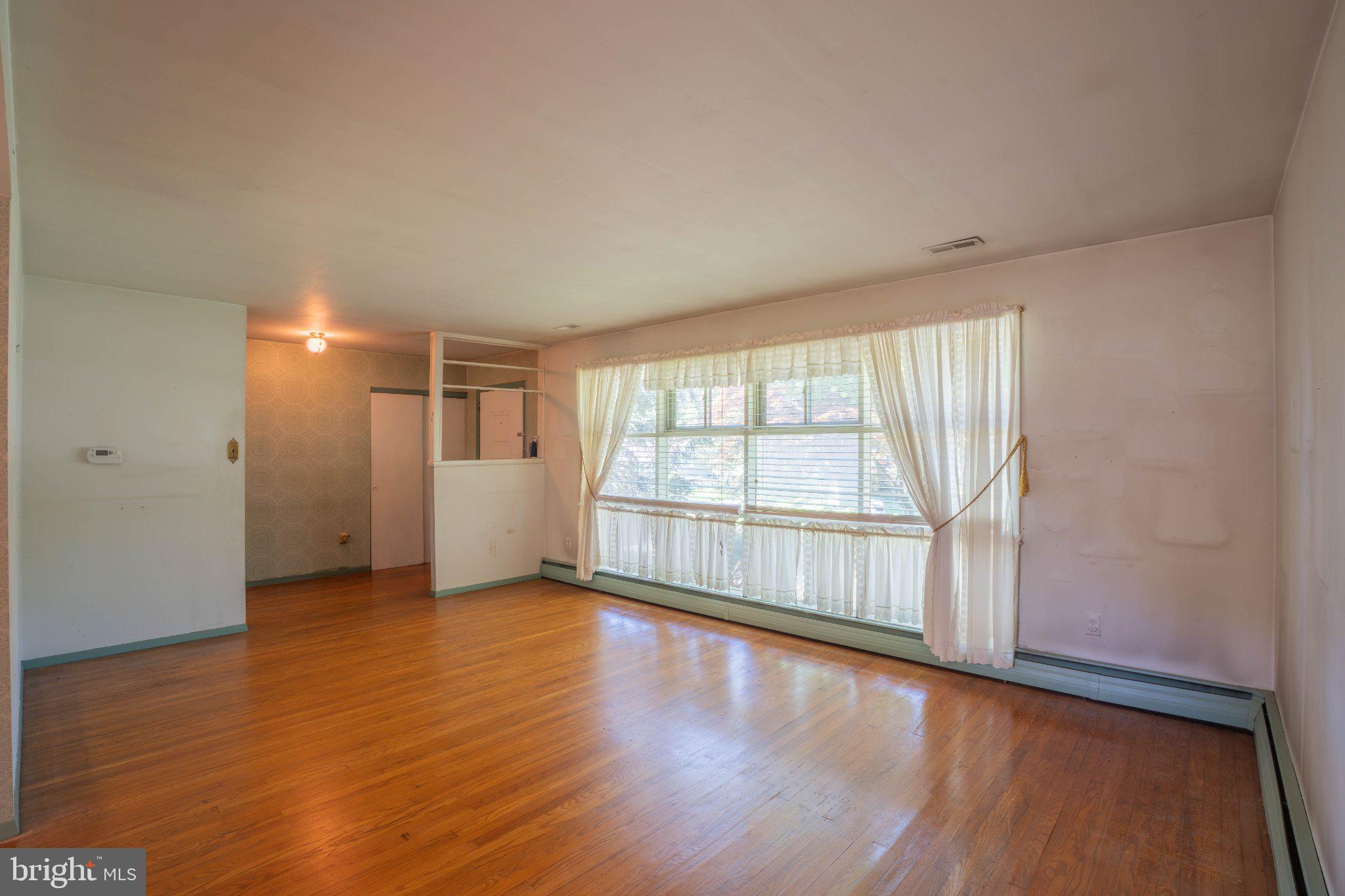 HILLWOOD TERR - Residential
