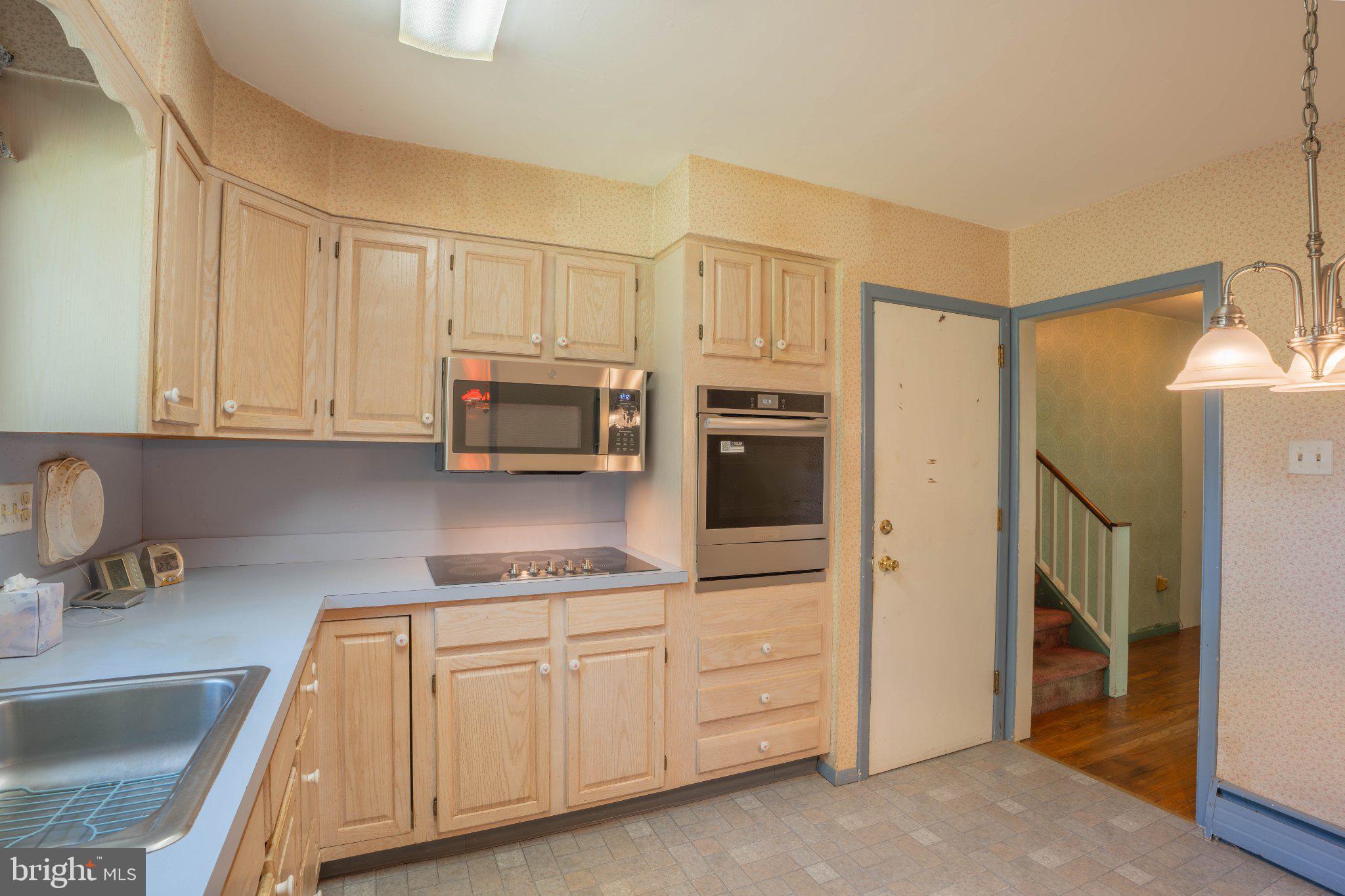 HILLWOOD TERR - Residential