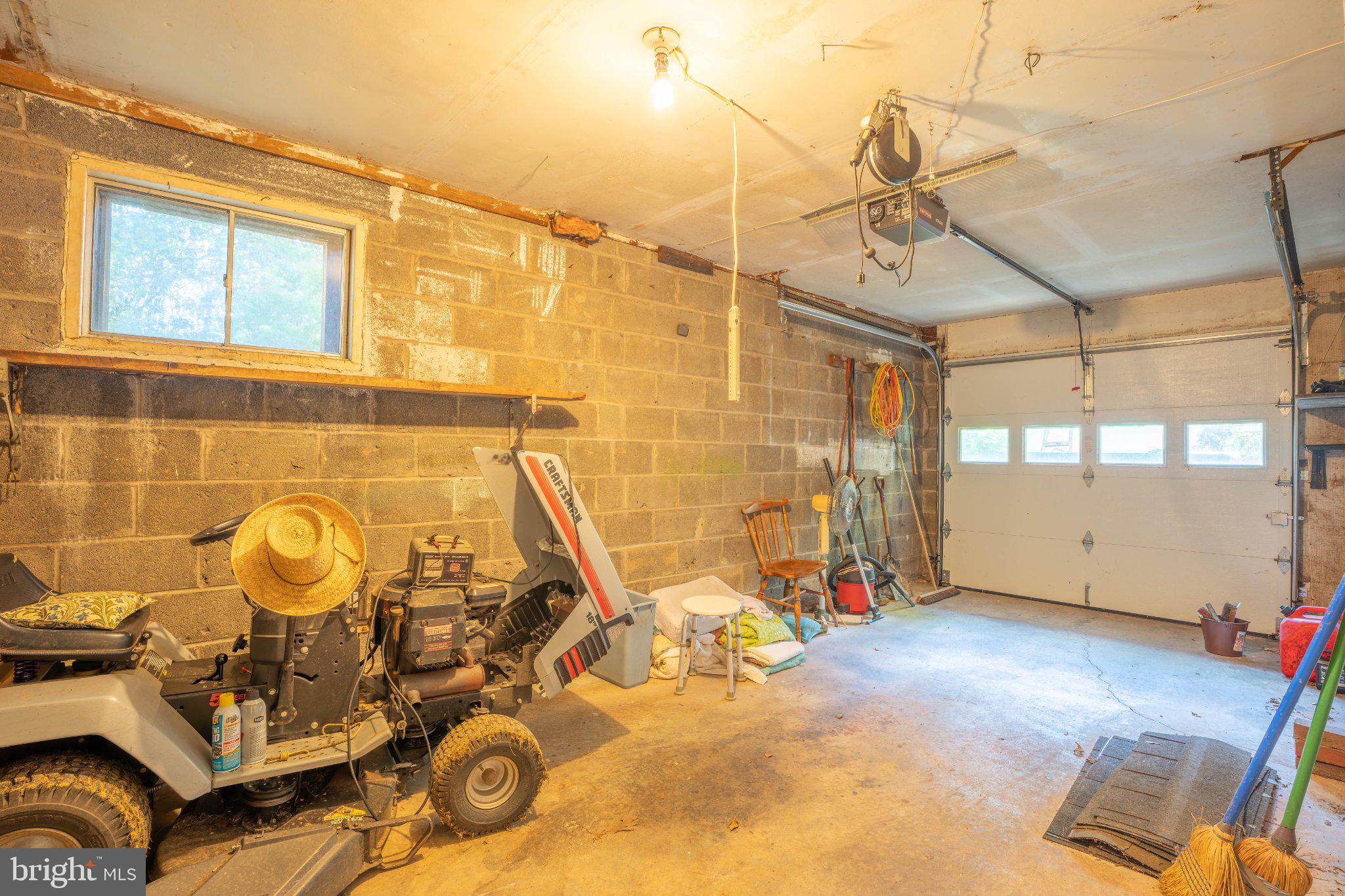 HILLWOOD TERR - Residential
