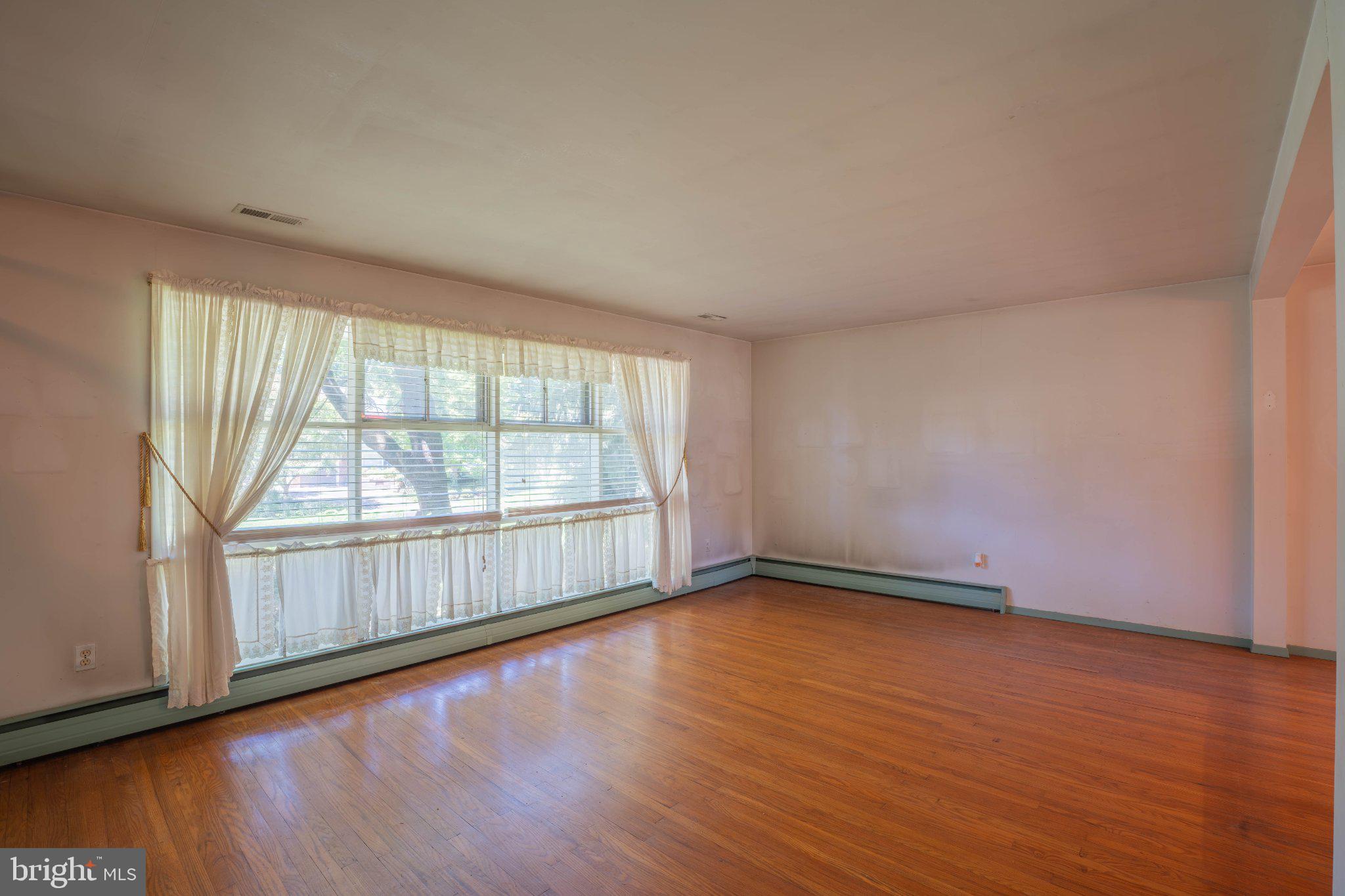 HILLWOOD TERR - Residential