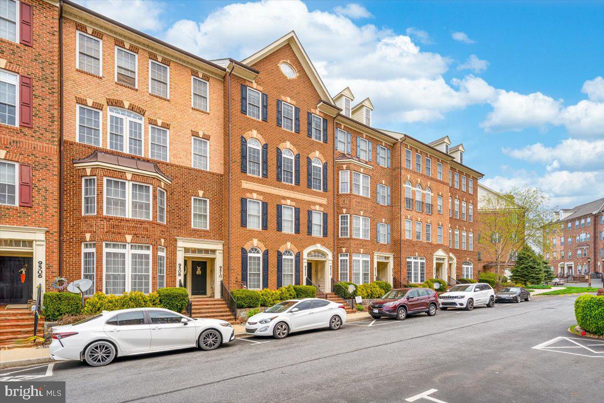 VILLAGES OF URBANA - Residential Lease