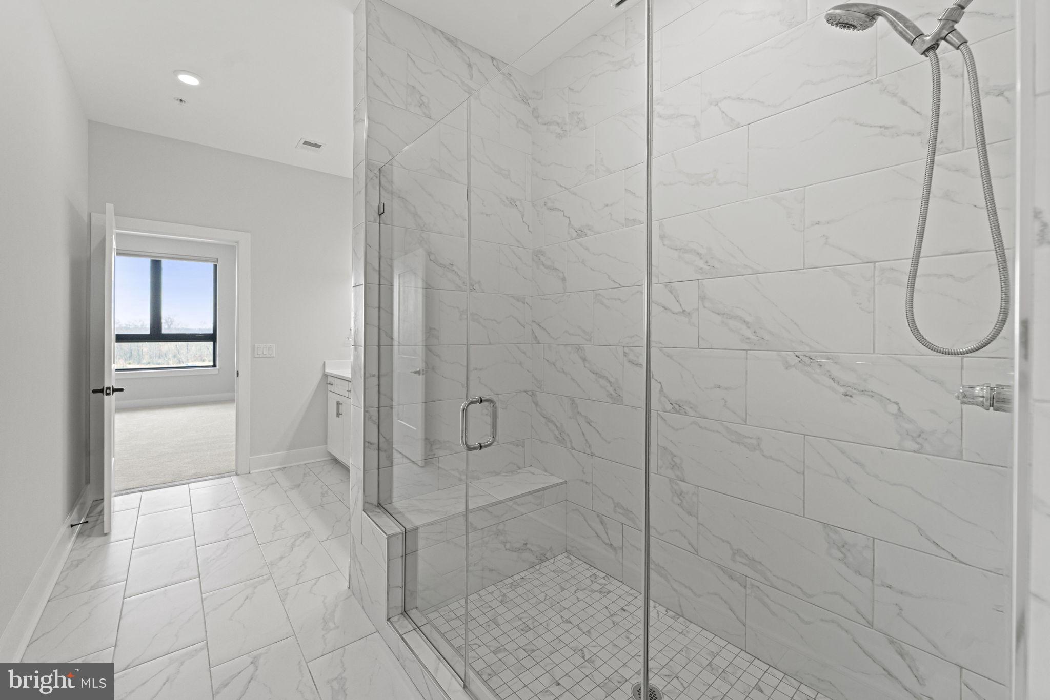 ONE LOUDOUN - Residential