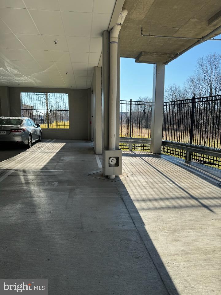 ONE LOUDOUN - Residential