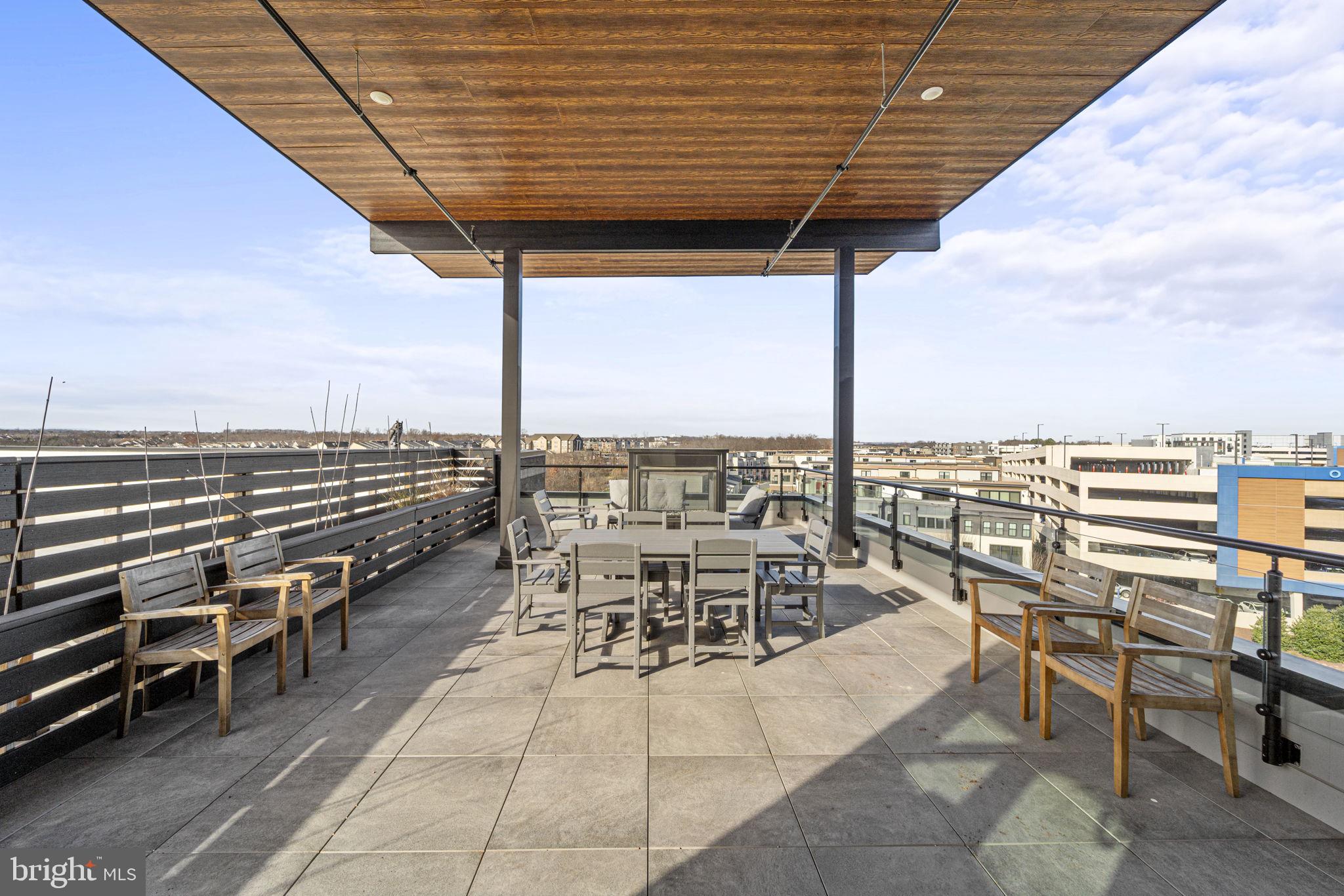 ONE LOUDOUN - Residential