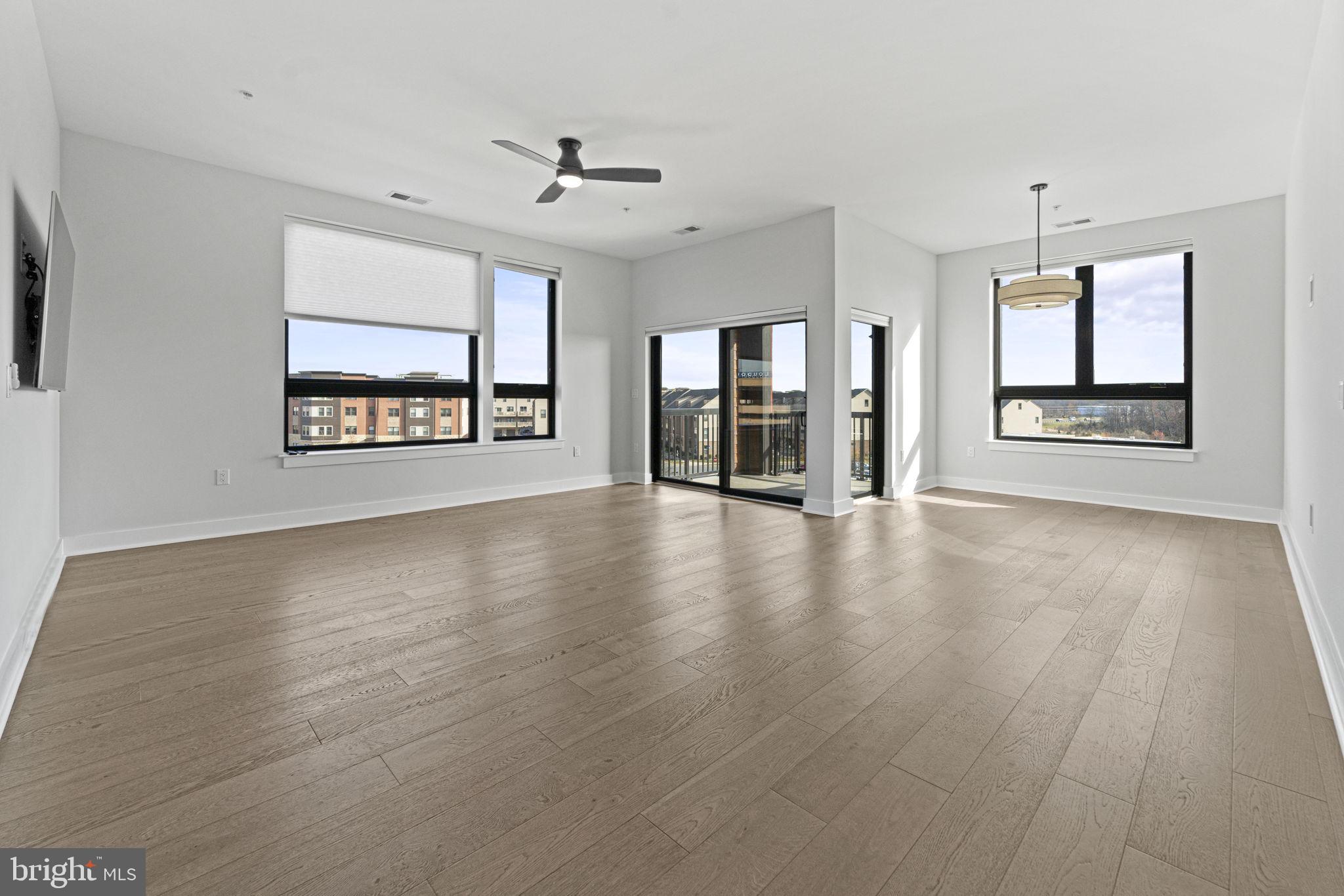 ONE LOUDOUN - Residential