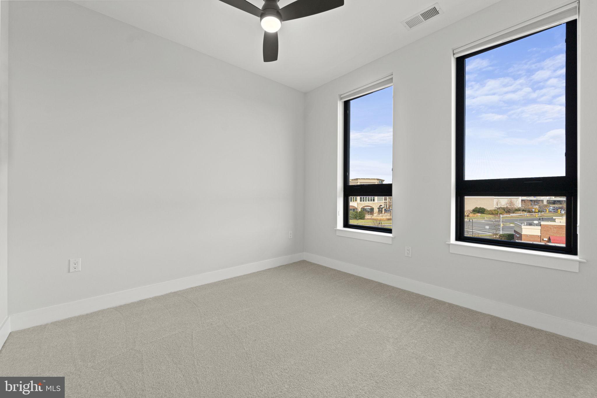 ONE LOUDOUN - Residential