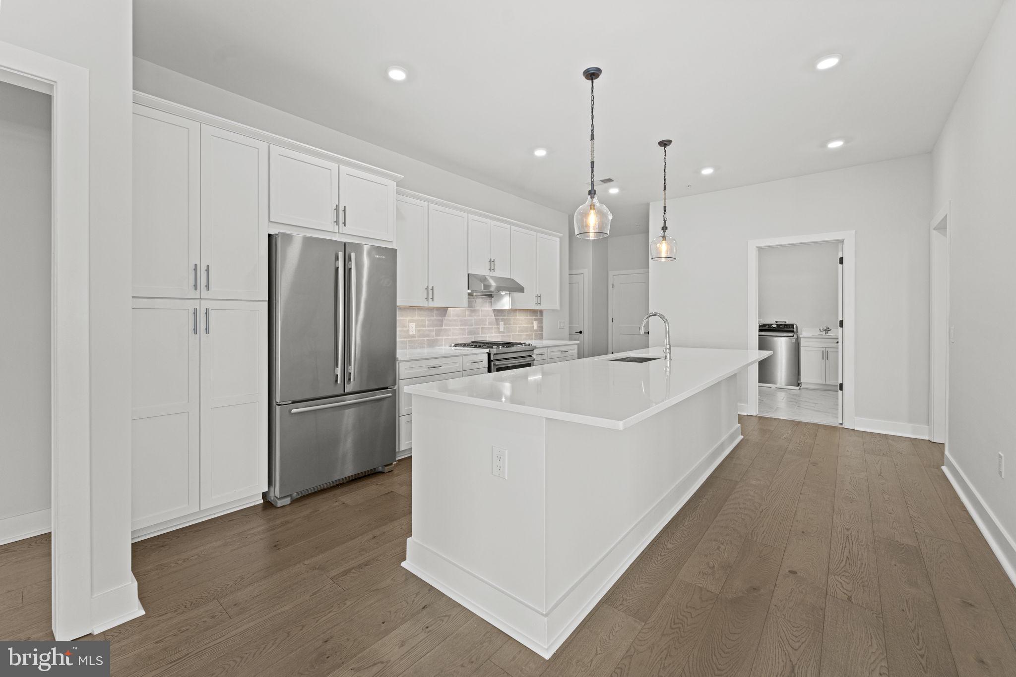 ONE LOUDOUN - Residential