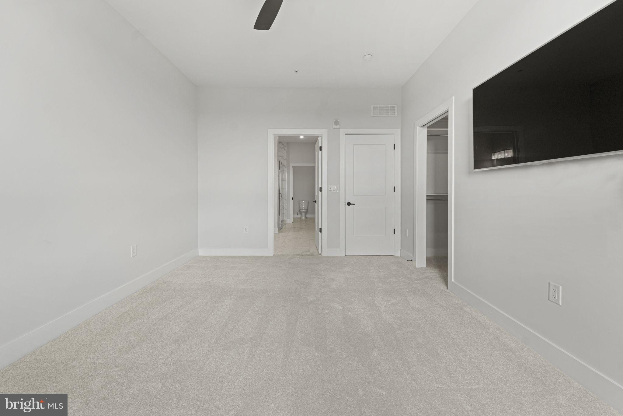 ONE LOUDOUN - Residential
