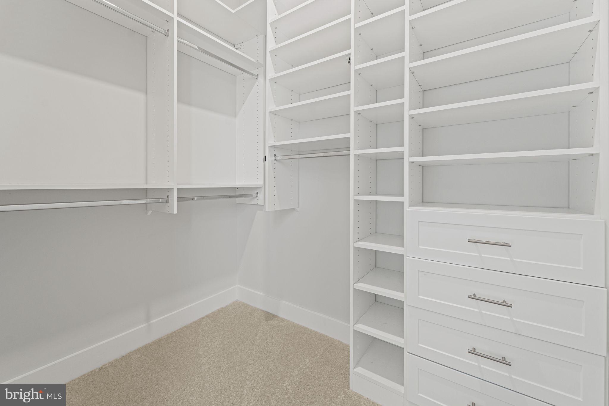 ONE LOUDOUN - Residential